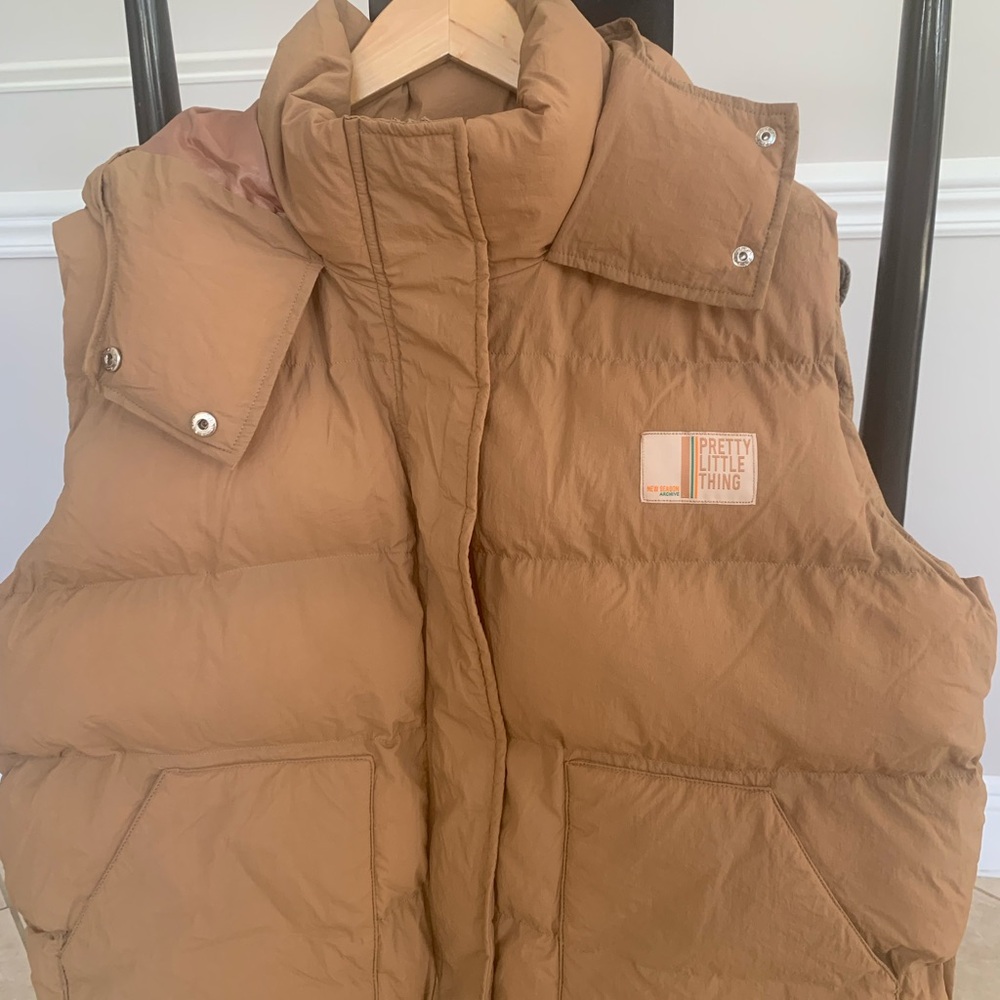PrettyLittleThing Petite Puffer Vest – NEW WITH TAGS